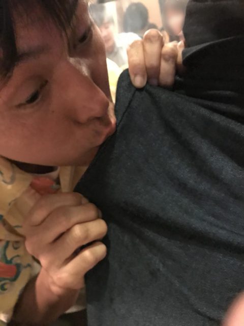 1506594104123